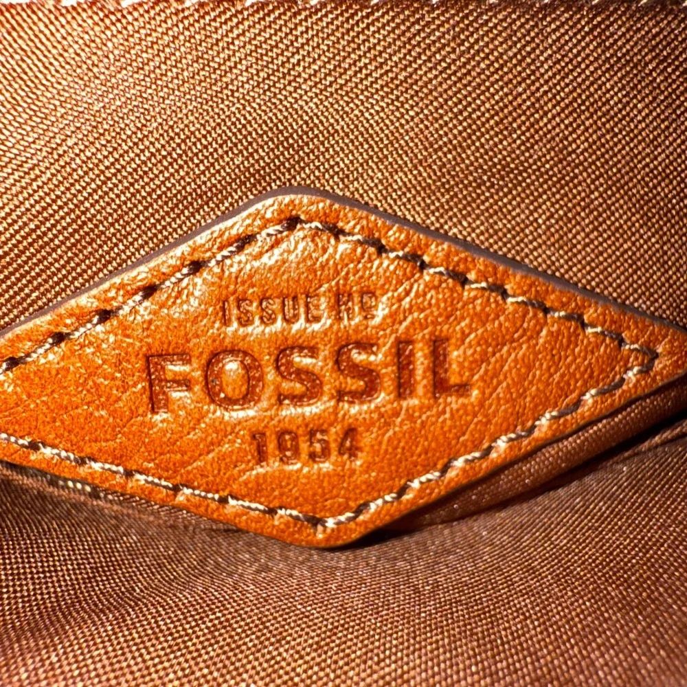 Fossil Kinley Brown Leather Crossbody Bag Small Zip &‎ Flap Purse